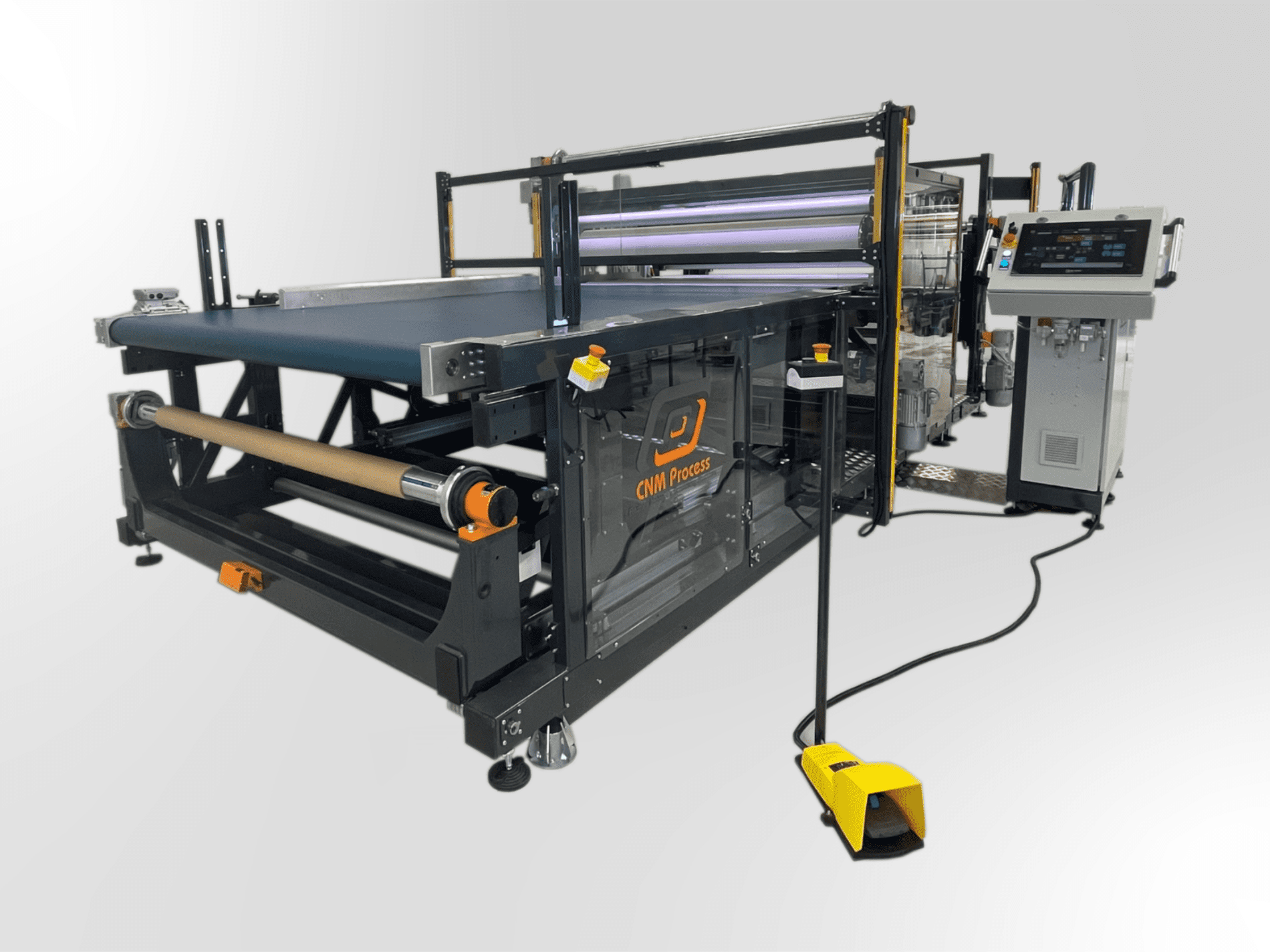 Machine de lamination, complexage, adhésivage et de découpe au format capable de travailler en plaque et rouleaux