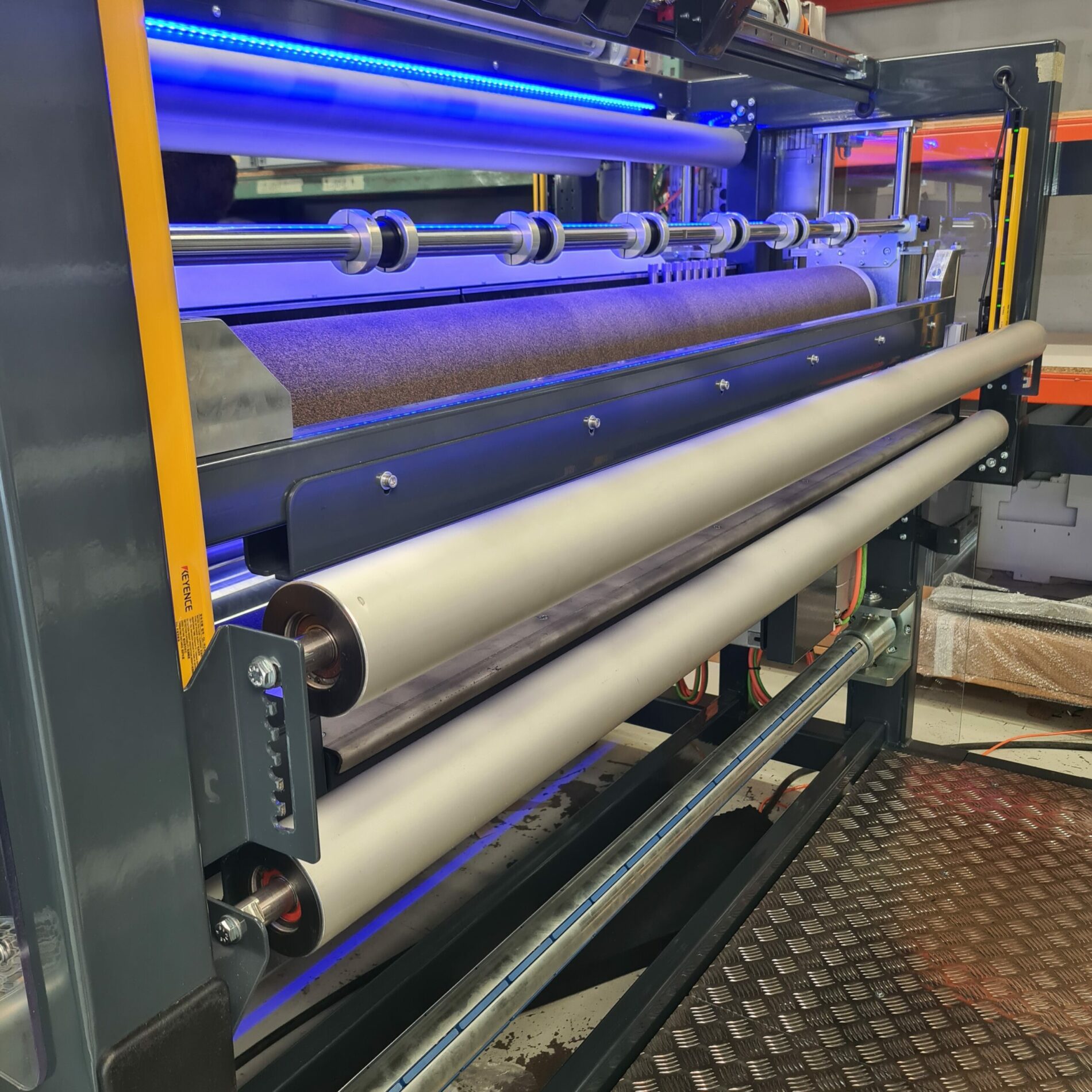 Transversal cutting unit
